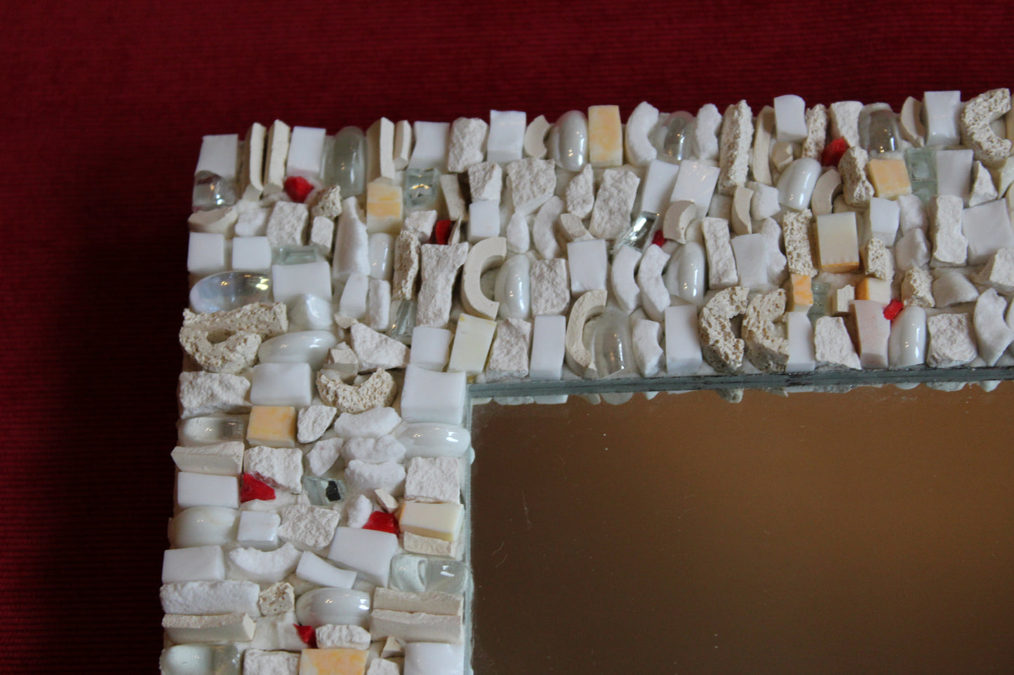 Specchio mosaicato bianco con smalti veneziani 25×25 cm