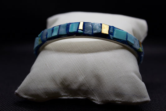 Bracciale a cerchio ø 6 cm rigido in micromosaico azzurro/blu con smalti veneziani, smalti ceramicati e smalto d'oro puro su base in acciaio inox anallergico