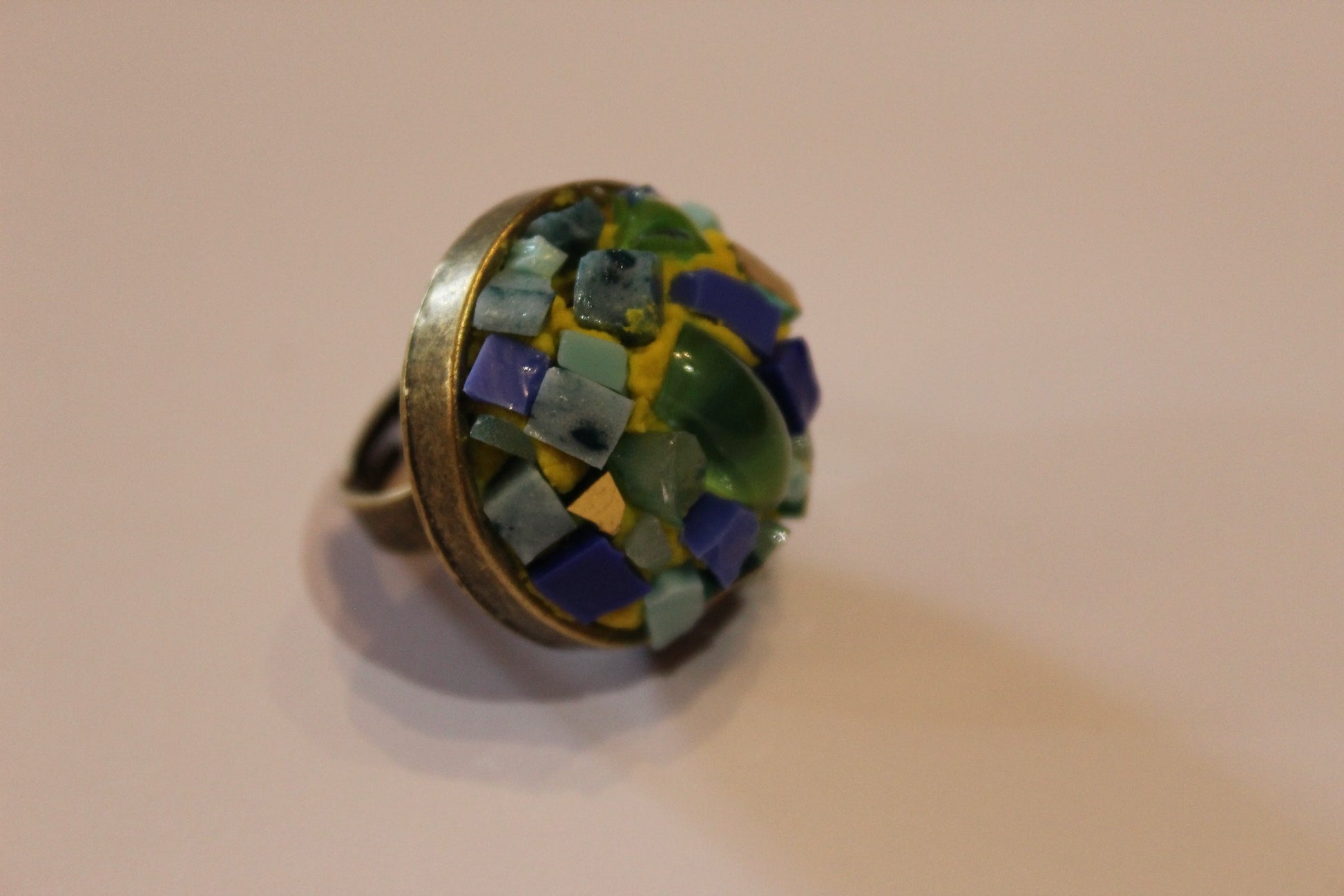 Anello "Vulcano Azzurro" vista laterale destra